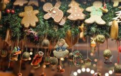 addobbi natalizi per l’albero stile tirolese